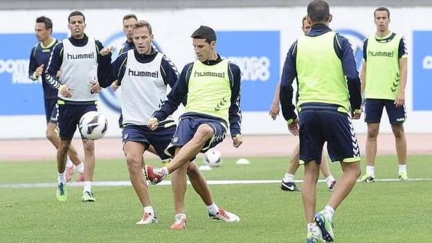 Entrenamiento amarillo en el estadio