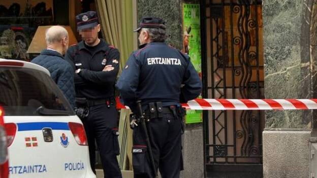 La Ertzaintza busca más restos humanos en la ría de Bilbao