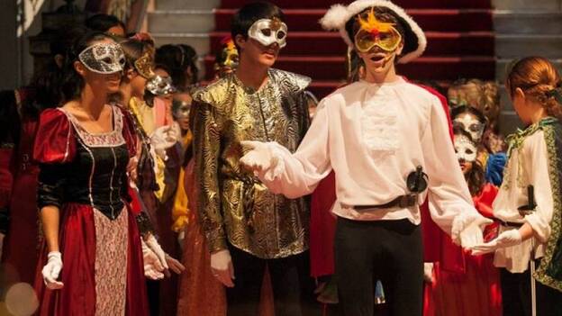 La Escolanía San Marcial interpreta la ópera Romeo y Julieta en versión infantil, en el Gabinete Literario