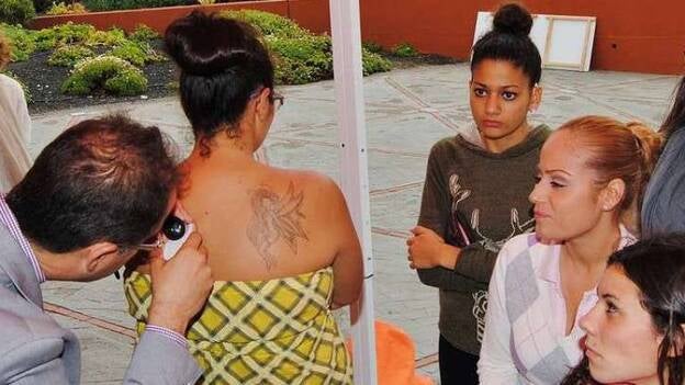 Uno de cada cinco niños canarios tendrá un problema en la piel este verano