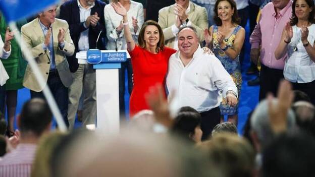 Cospedal: "Había que cambiarlo todo y ahora se ve la luz al final del túnel"