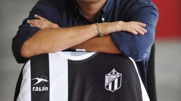 Tino Luis Cabrera: "No sé vivir sin el fútbol, casi me va a costar dinero entrenar"