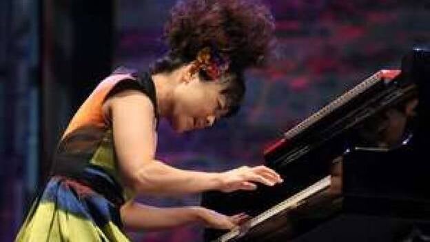 Virtuosismo y poesía de Hiromi en la clausura del Jazzaldia