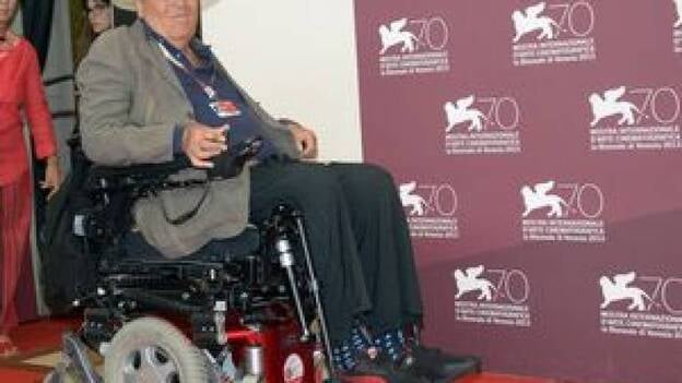 Bertolucci busca sorpresas en la Mostra y se lleva una