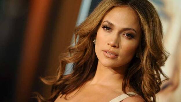 Jennifer López se lía con un adolescente en "The Boy Next Door"