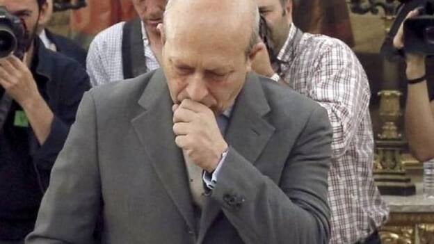 Wert estima que 10.000 estudiantes se quedarán sin beca por no llegar al 5,5