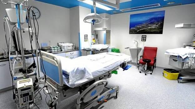 Matronas del Materno piden sus plazas en maternidad