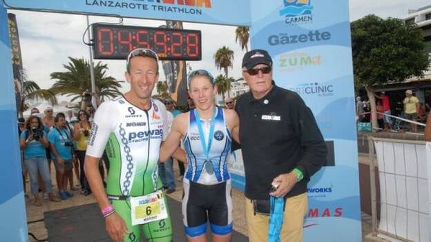 Victorias del belga Marino Vanhoenacker y la danesa Maya Stage