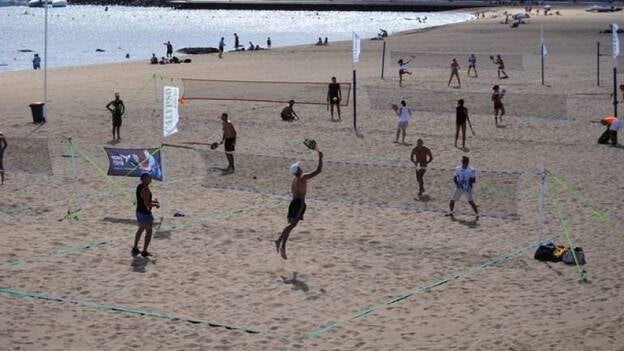 Alcaravaneras acoge la última prueba de la liga de torneos americanos de tenis playa