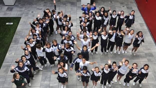 Alumnos de 6º A, 6º E y 6º B del Claret, en CANARIAS7