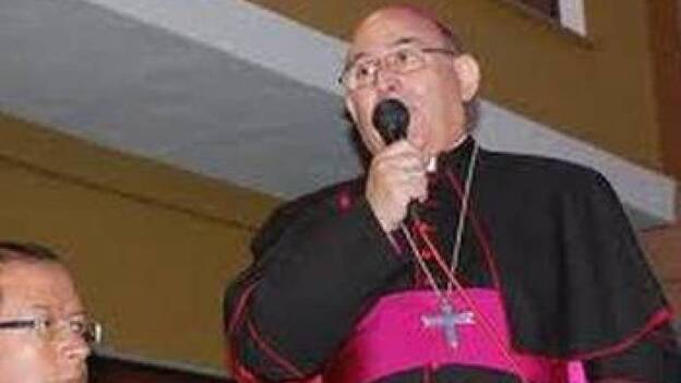 Un obispo dice que el matrimonio gay provoca el aumento de hijos con perturbaciones