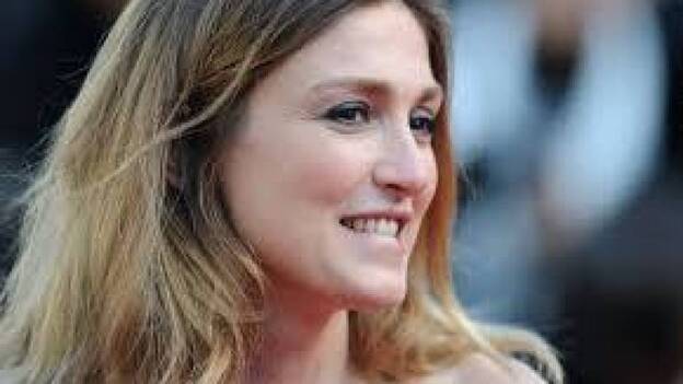 La actriz denunciará a la revista que aireó su presunta relación con Hollande