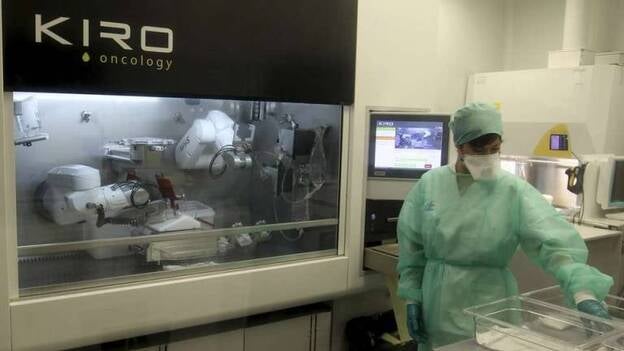 Diseñan un robot que prepara dosis personalizadas de quimioterapia