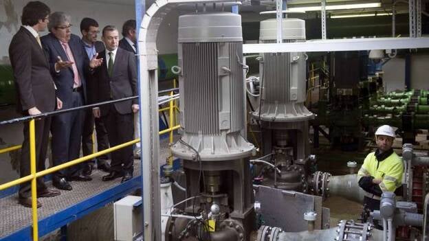 Rivero visita la nueva planta desaladora Lanzarote II