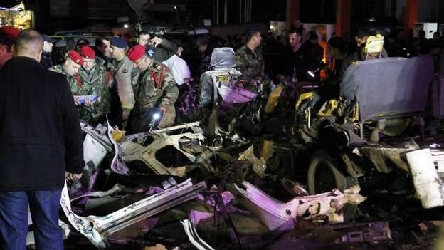 Al menos dos muertos en un atentado suicida contra un minibus en el Líbano