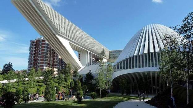 Condenan a Calatrava a pagar 3 millones por fallos en el Palacio de Congresos