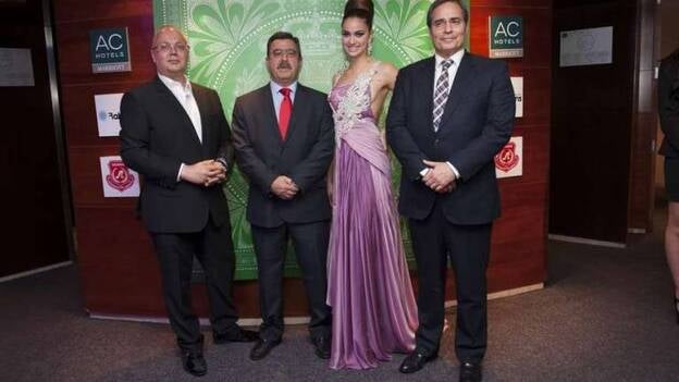 Ralons presenta a su candidata a reina