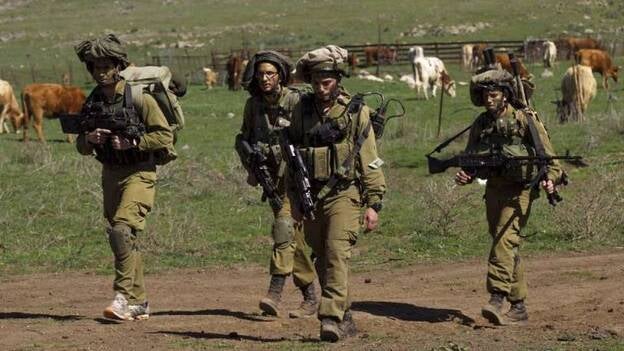 Israel patrulla en la frontera con Siria