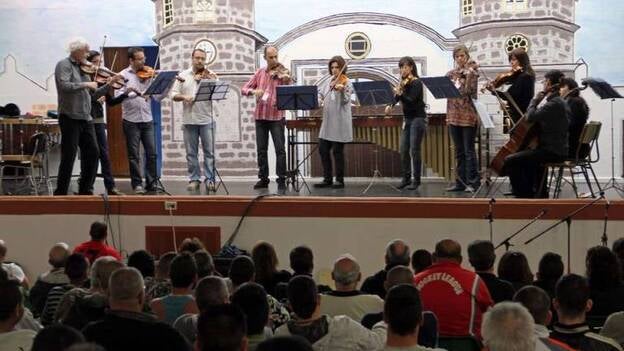 La OFGC ofrece un concierto en la prisión de Salto del Negro