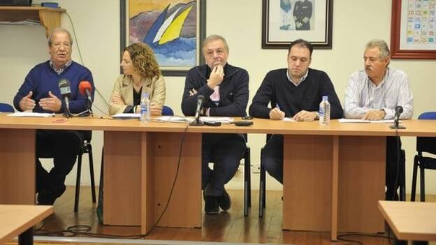 Cabildo y ayuntamiento salvan la temporada 2014