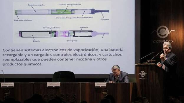 "Enganchados" por el cigarrillo electrónico acuden ya a las consultas médicas