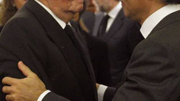 El Rey dice sentir "una gran pena" tras rendir homenaje a Adolfo Suárez