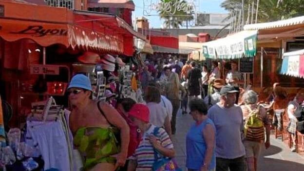 La junta del Oasis desautoriza al denunciante y defiende a Bravo