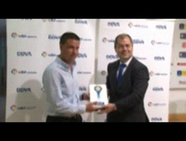 La LFP y BBVA premian a Sergio Lobera como el mejor entrenador del mes de marzo en la Liga Adelante