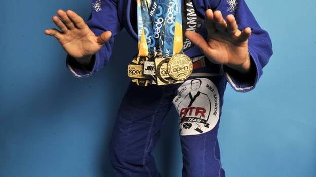 Rumen Caraballo golpea fuerte en Italia