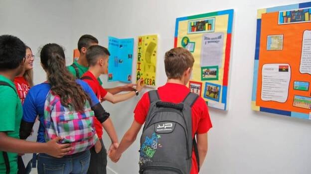 Los alumnos muestran sus visiones de África