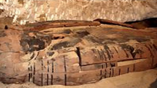 Hallan restos de una momia de más de 7.000 años