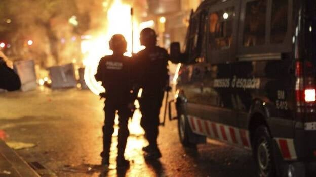 Batalla campal por los desalojos en Barcelona