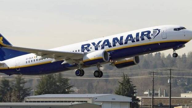 Un avión de Ryanair aterriza de emergencia por un aviso de fuego en el tren de aterrizaje