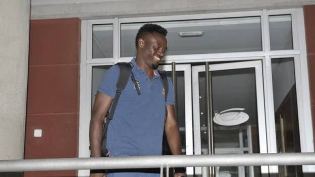 Con Chrisantus y a tumba abierta