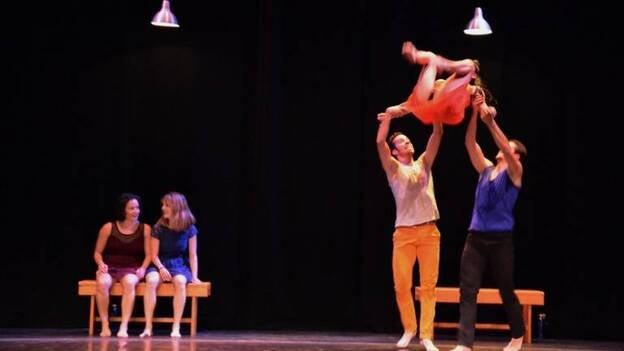 La danza para celebrar el Día de Canarias