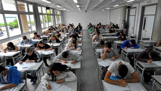 600 estudiantes sin recursos no pagan las tasas de la PAU