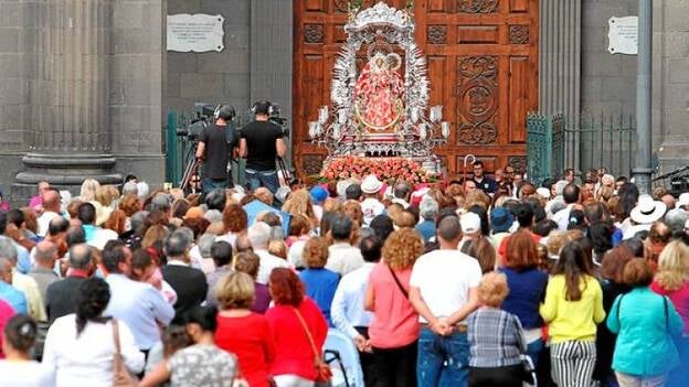 Preparativos para despedir a la patrona
