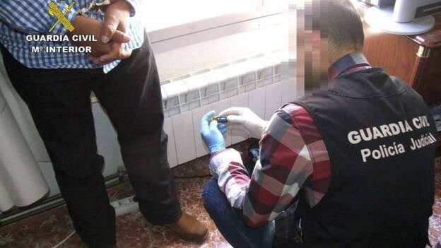 Detenido en Lorca por almacenar fotos pornográficas de niñas en su móvil