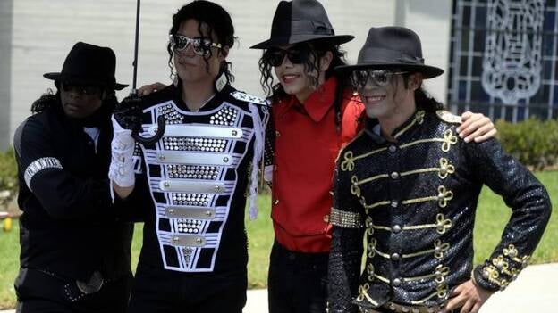 Los fans de Michael Jackson le rinden tributo