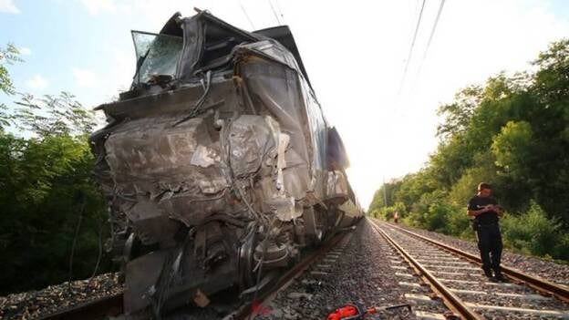 Asciende a 40 el número de heridos en un choque entre dos trenes en Francia