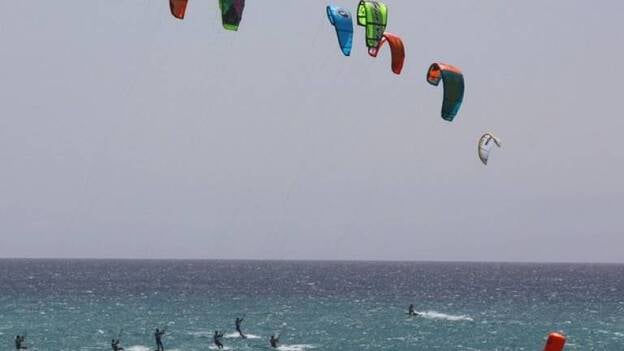 El viento imprime velocidad al primer día de slalom