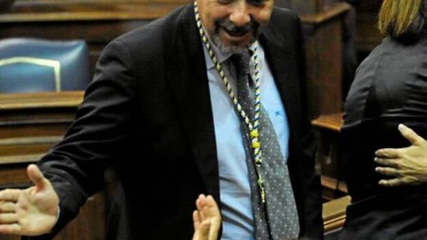 El adiós de Zerolo abre otro frente en la bataslla de CC