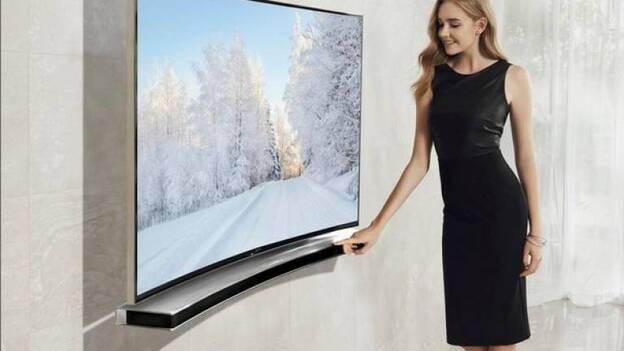 Samsung presenta la primera barra de sonido curva