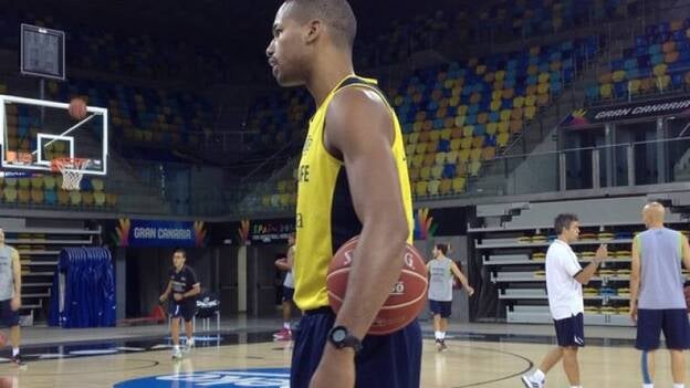 Eulis Báez se incorpora al grupo