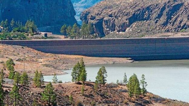 Las presas en niveles mínimos obligan a restringir los riegos