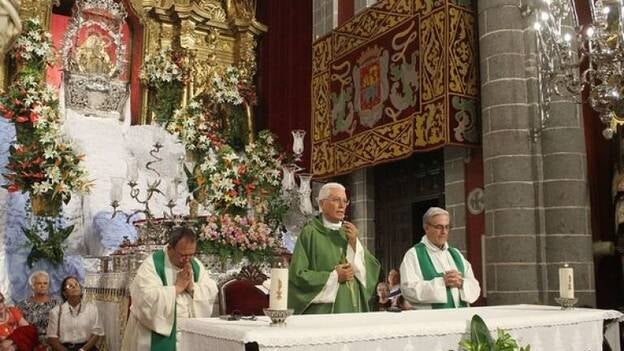 La Virgen del Pino volvió a su camarín