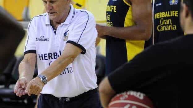 Báez: «No hay que preocuparse por las derrotas de pretemporada»