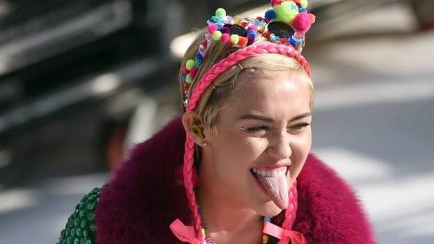 Miley Cyrus vuelve a sorprender en Sidney