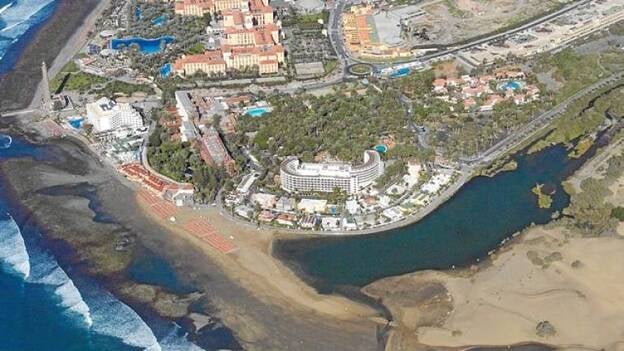 Berriel propone reubicar el hotel de Riu en un «lateral» del Oasis