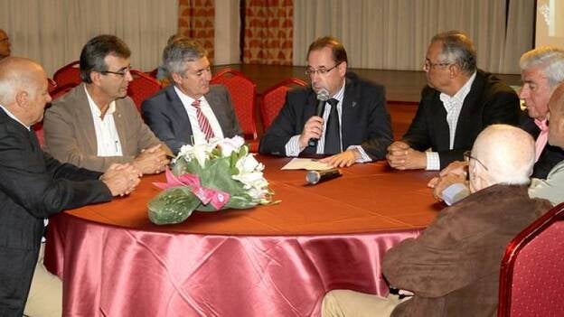Mesa redonda olímpica